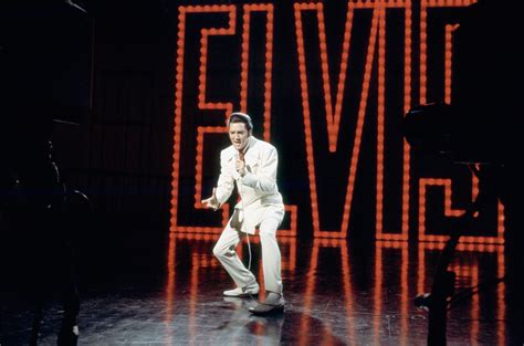 if i can dream elvis meaning|elvis christmas special protest song.